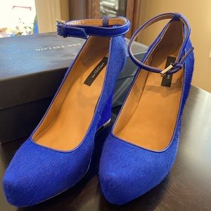 Never worn Ann Taylor platform wedge size 7.5 royal blue